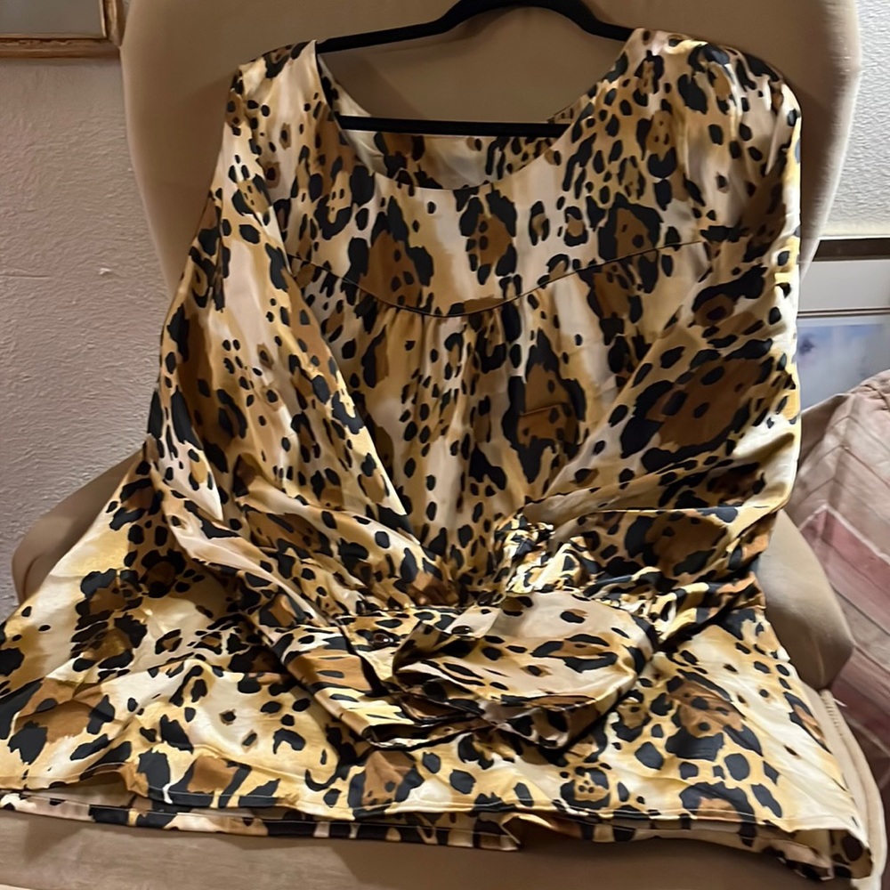 Leopard print tunic blouse